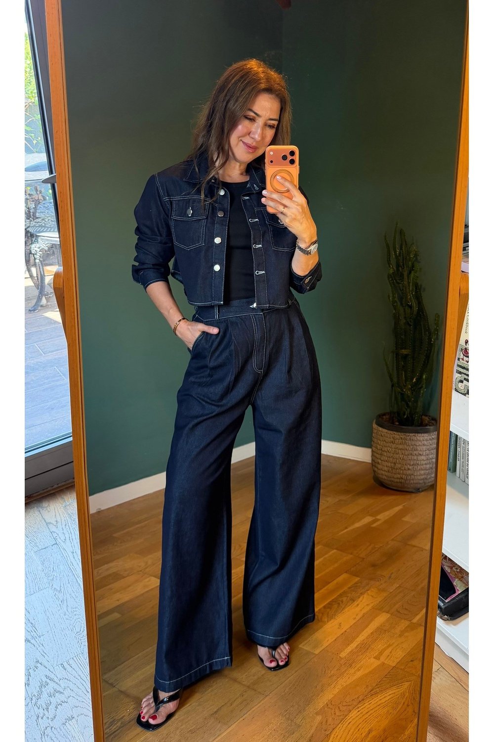 Pileli denim pantolon ve crop ceket takım