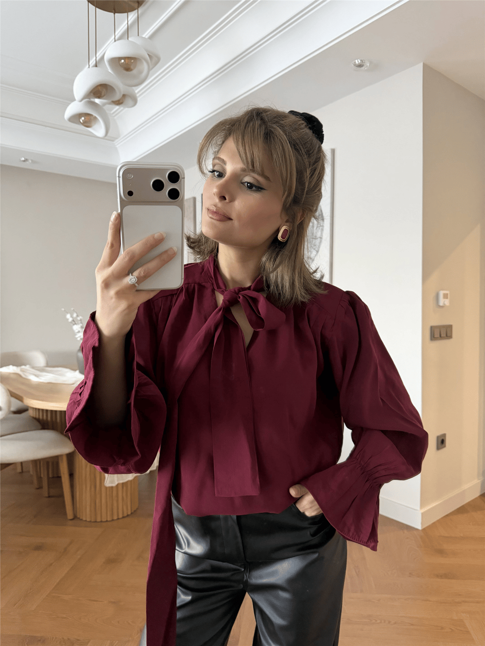 V Yaka Boyun Bağlamalı Bluz Bordo