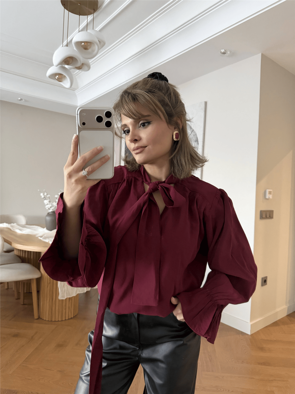 V Yaka Boyun Bağlamalı Bluz Bordo