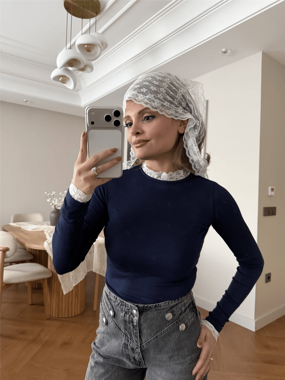 Yaka Kol Dantel Detaylı Body Lacivert