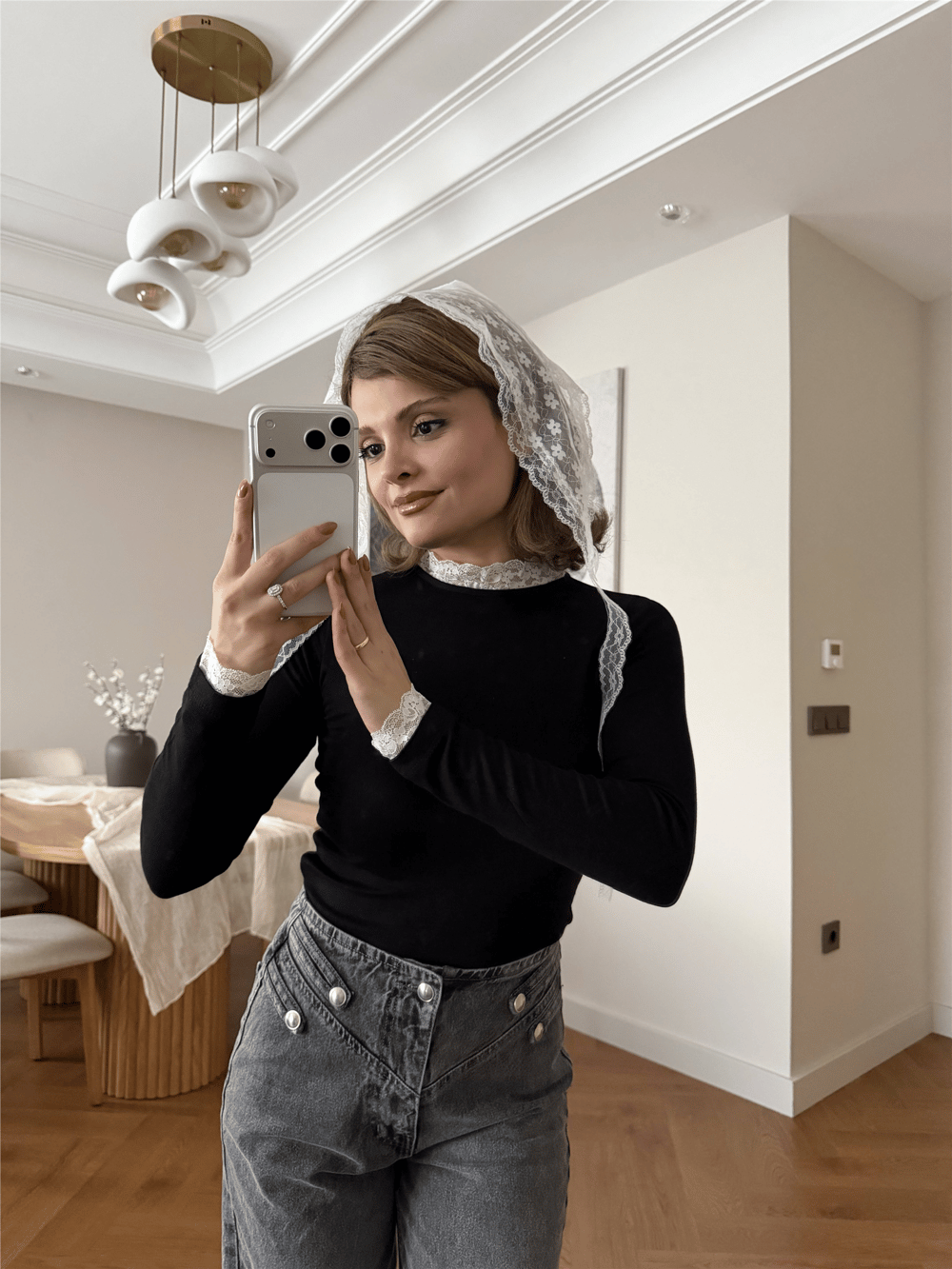 Yaka Kol Dantel Detaylı Body Siyah