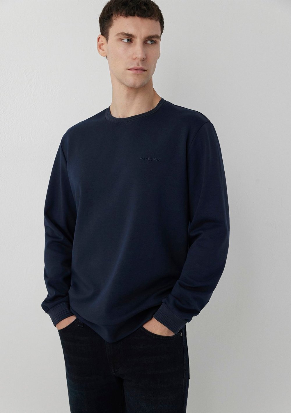 Mavi MAVİ BLACK SWEATSHIRT Gece Lacivert Lacivert Erkek Sweatshirt M0S20106-70490