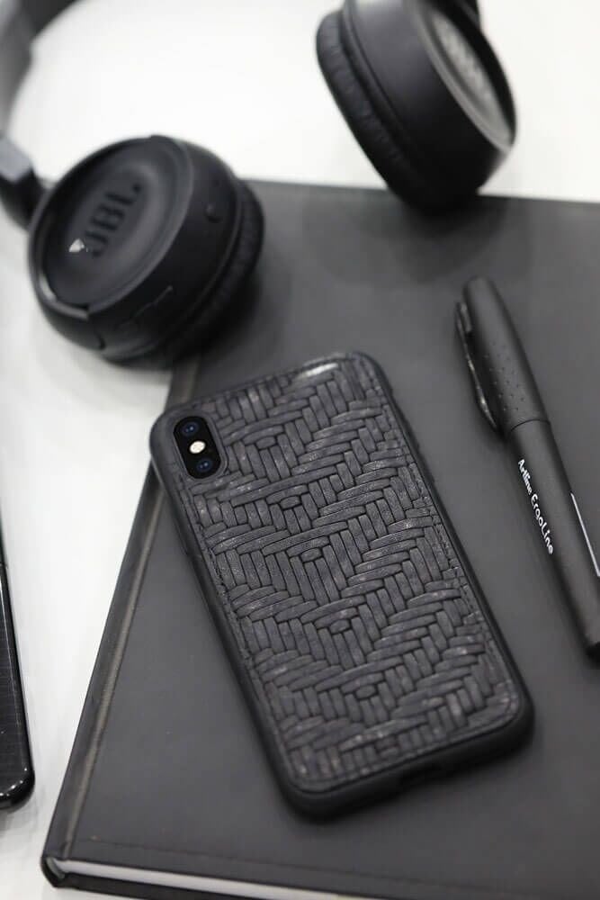 Guard Örgü Baskılı Siyah Deri iPhone X / XS Kılıfı