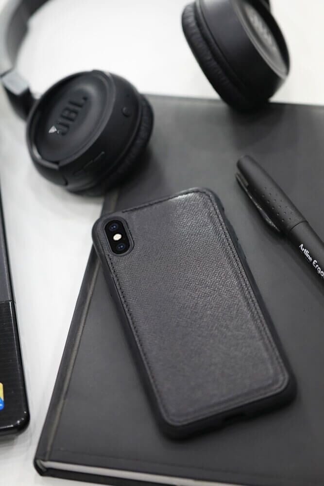 Guard Siyah Saffiano Deri iPhone X / XS Kılıfı