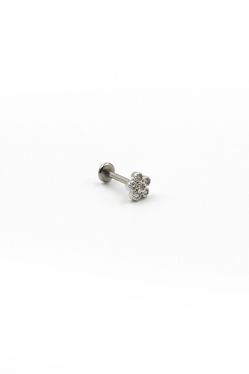 Gümüş Renkli Sallantılı Ayıcık Tragus & Helix Piercing – Anti Alerjik, Kararma Yapmaz