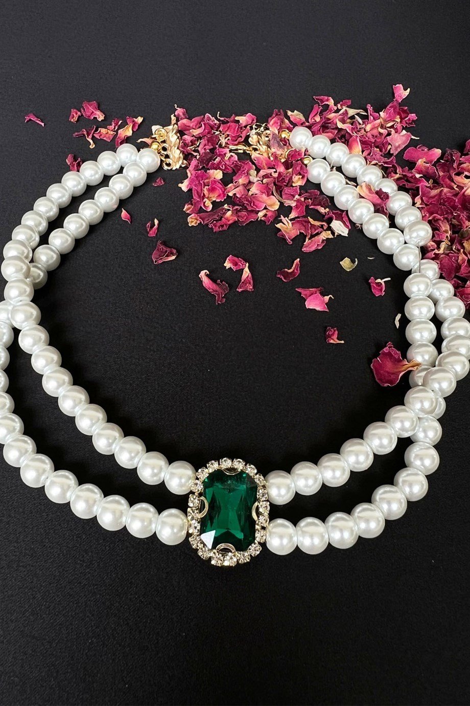 Khaki Crystal Winged Pearl Choker Necklace