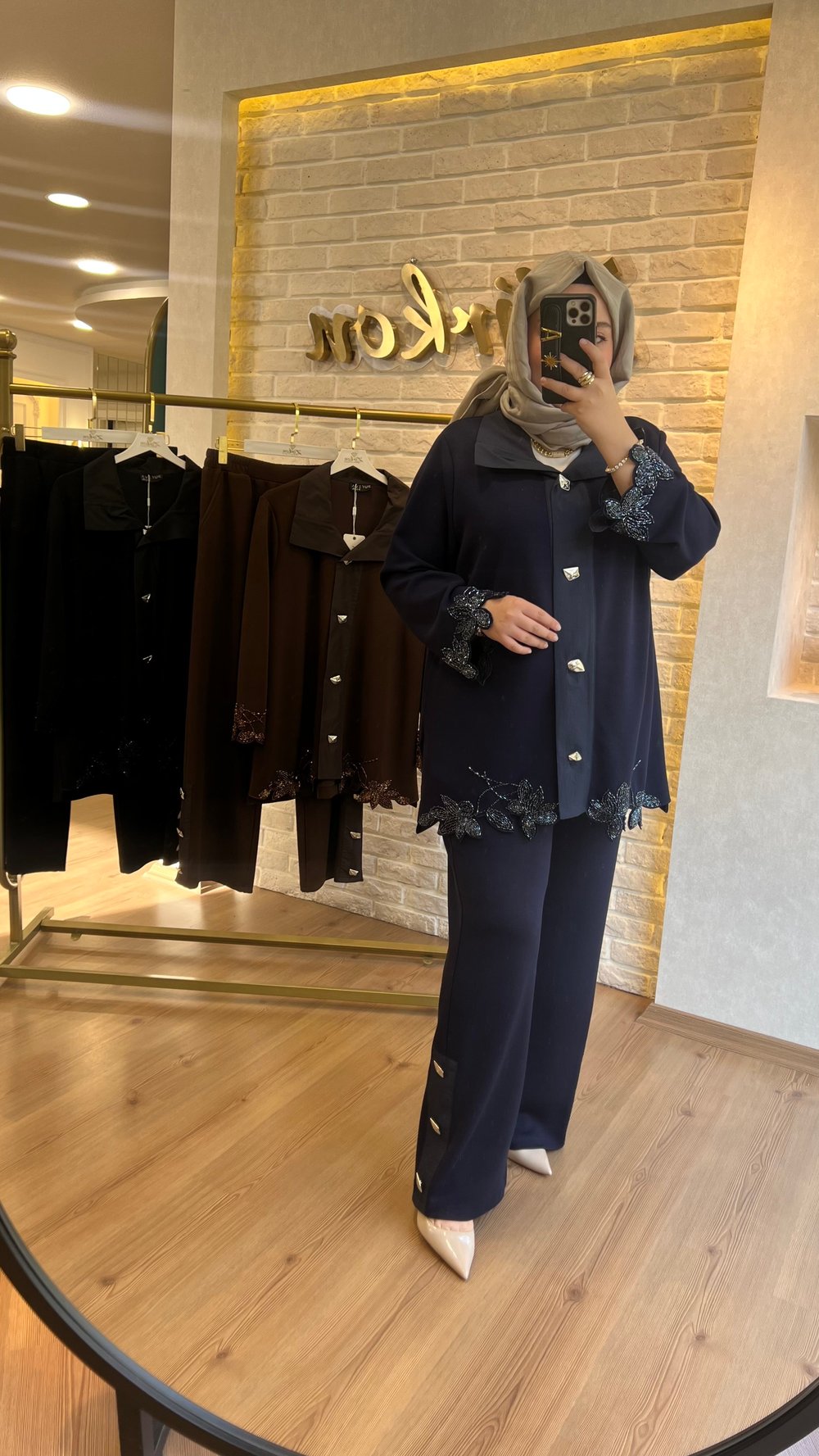 Pureva Çiçek Nakışlı Çelik Örme Takım 