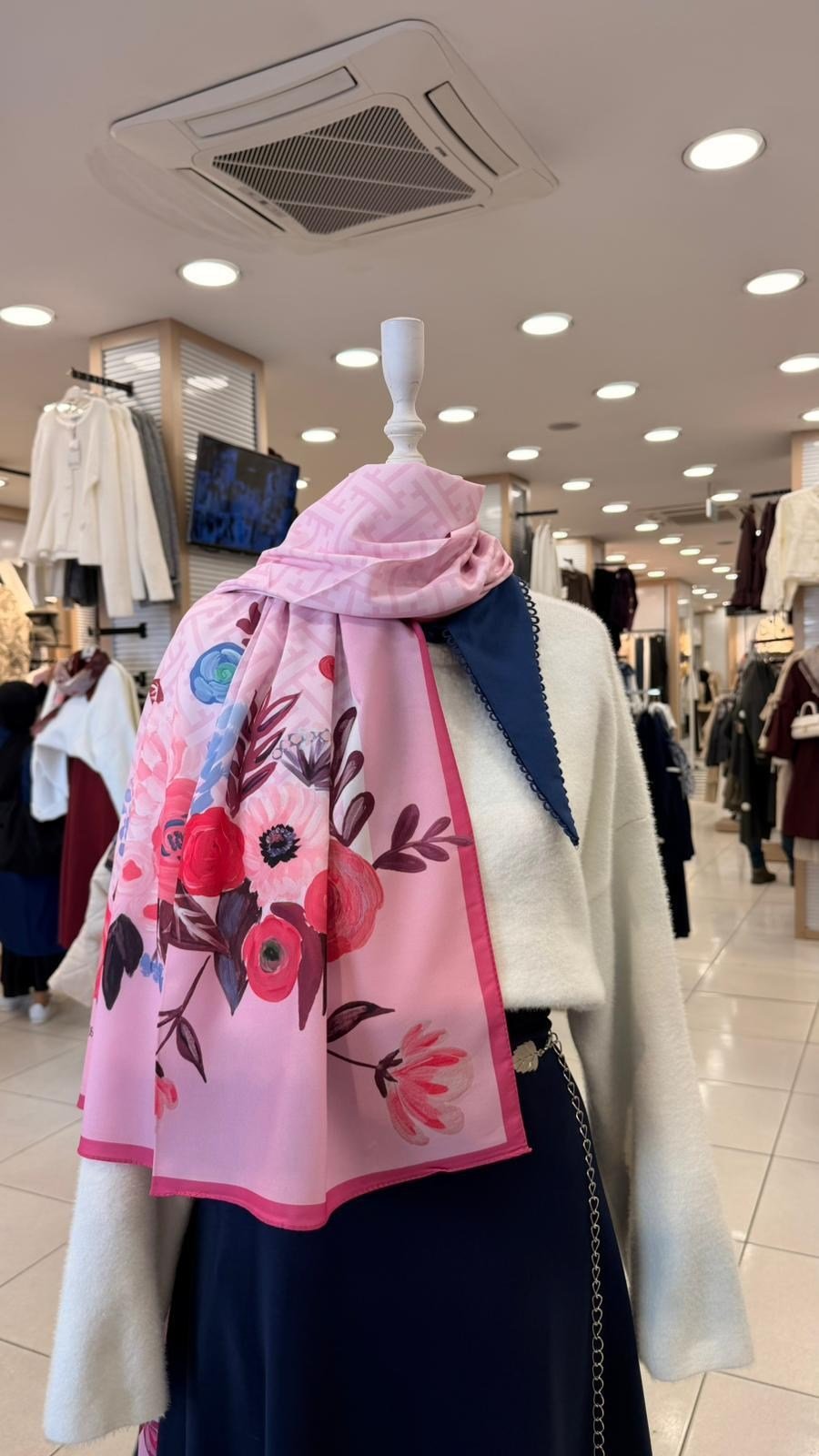 pastel-cicek-desenli-sal-pembe-40e4-c.webp