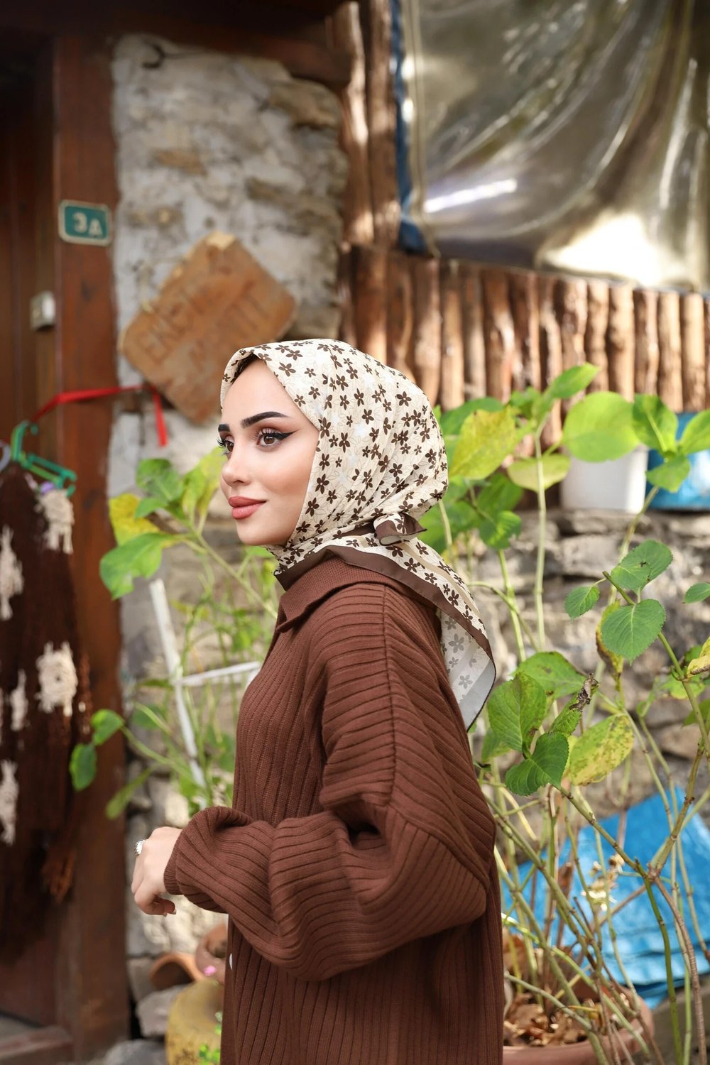 yildiz-desenli-esarp-kahve-f54767.jpg