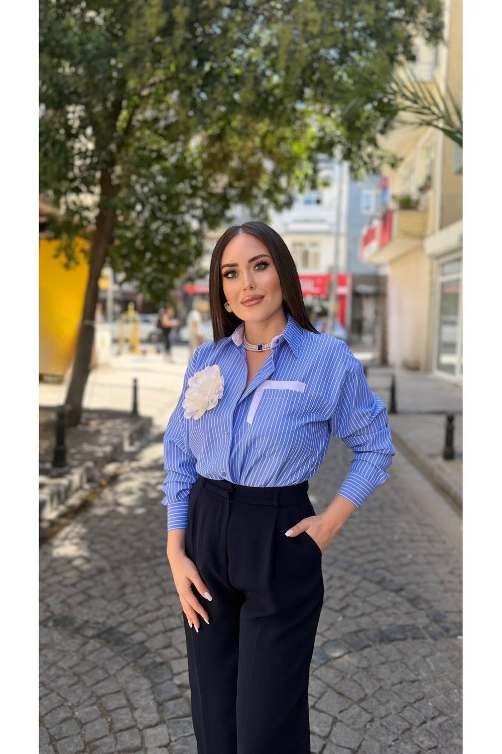 Cep Detaylı Beyaz Çizgili Gömlek