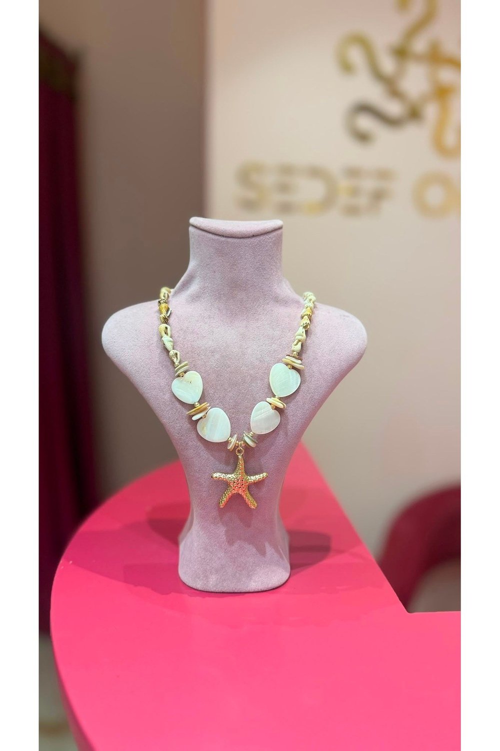 Doğal Taşlı Deniz Yıldızlı Kolye