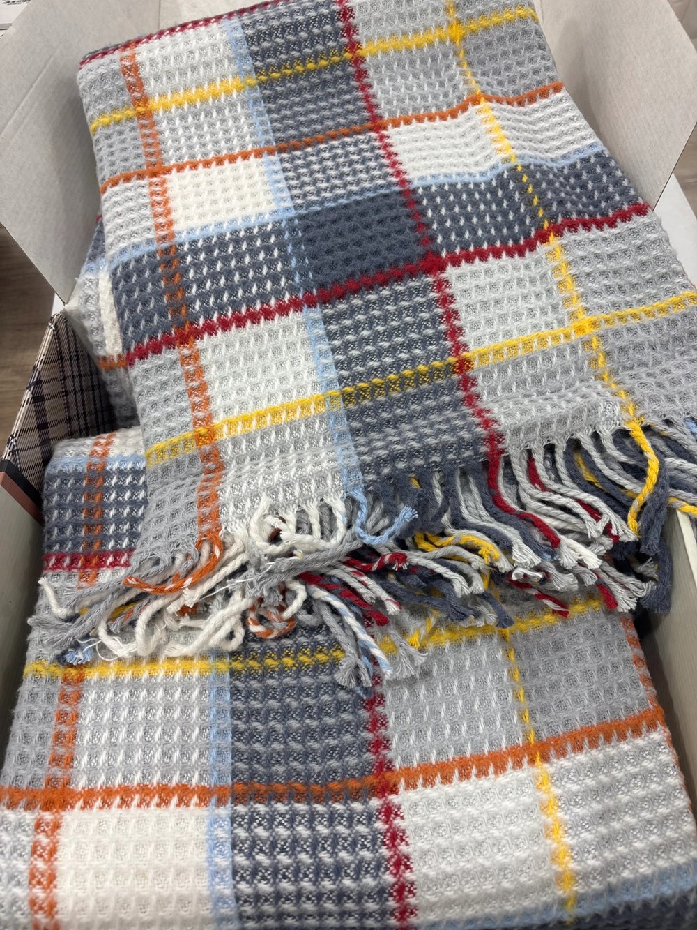 Sesli Comfort Mavi Turuncu Kırmızı Sarı Ekose Skoç Pamuk Örme Battaniye 200x220 Çift Kişilik Battal