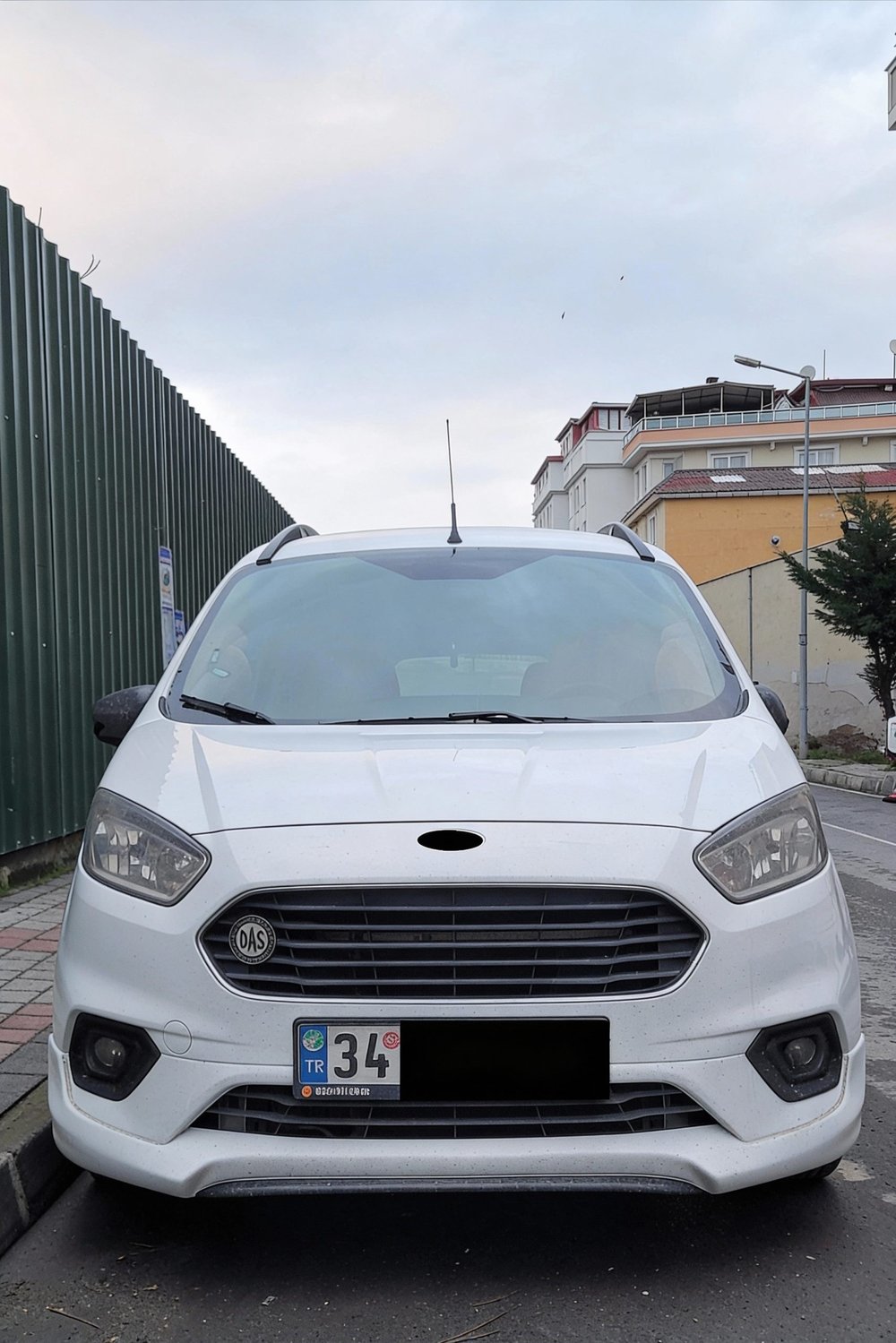 Ford Tourneo Courier Makyajlı Servis Model Ön Ek (Plastik)