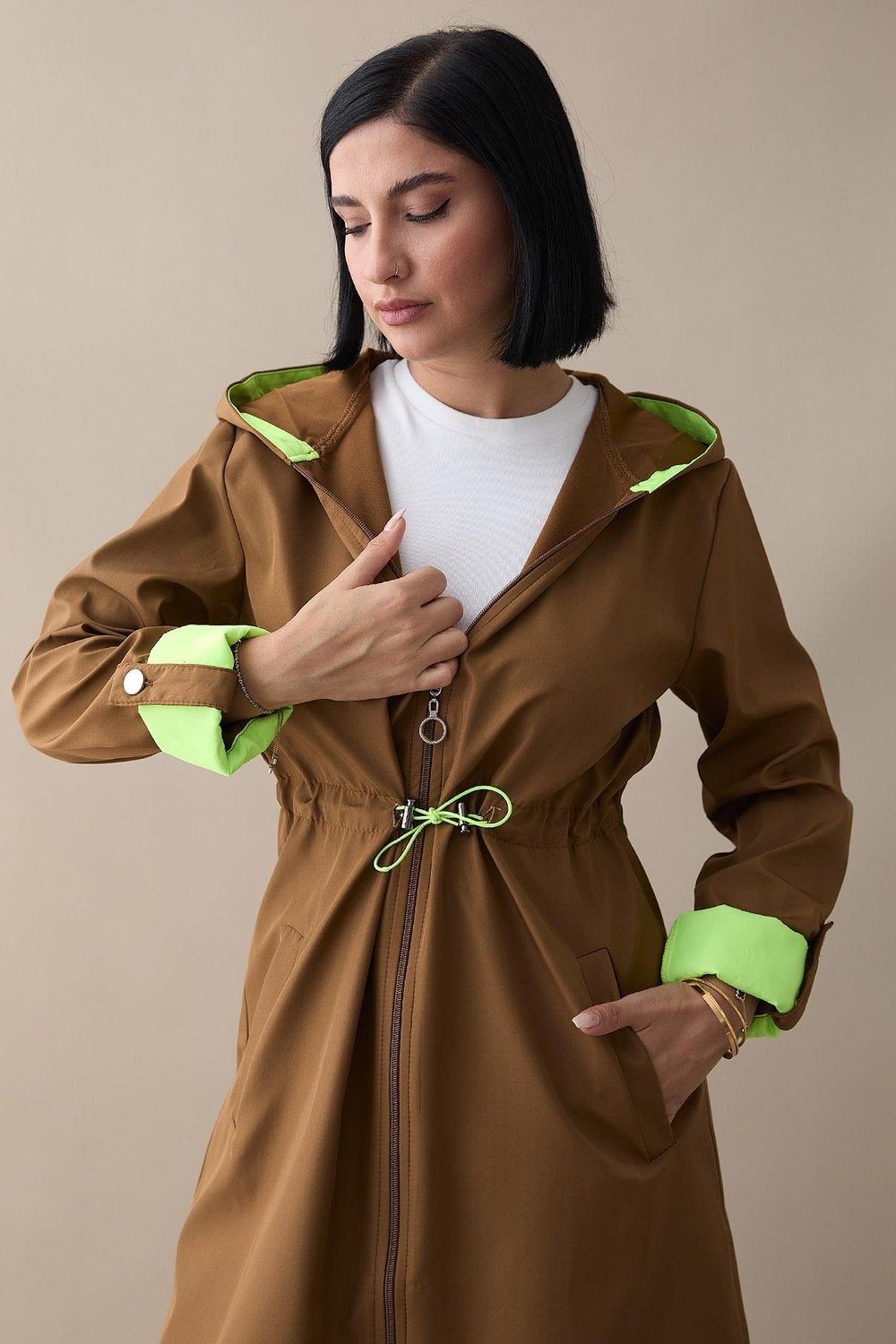 Beli Büzgülü Kapüşonlu Neon Trenç - Taba \ Yeşil