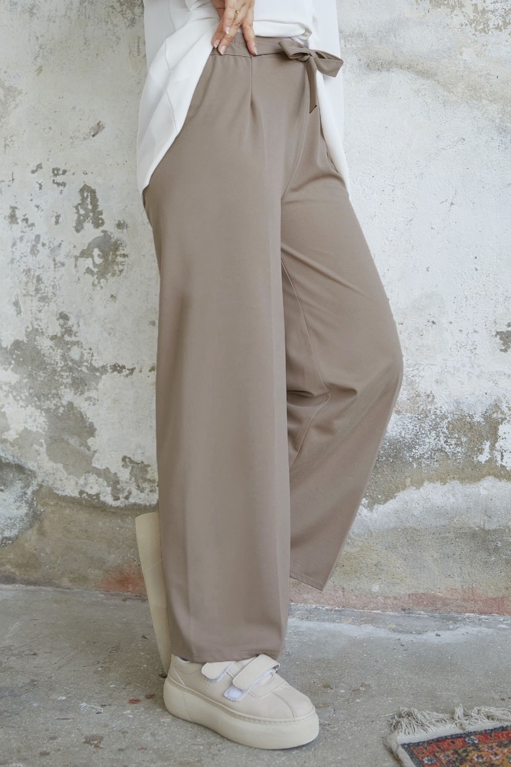 Beli Kuşaklı Bol Scuba Pantolon - Bej