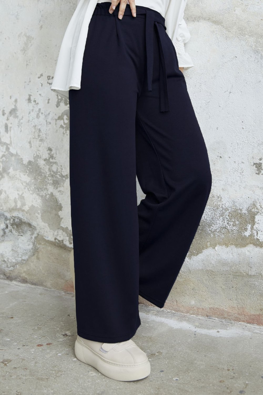 Belted Wide-Leg Scuba Pants - Navy Blue