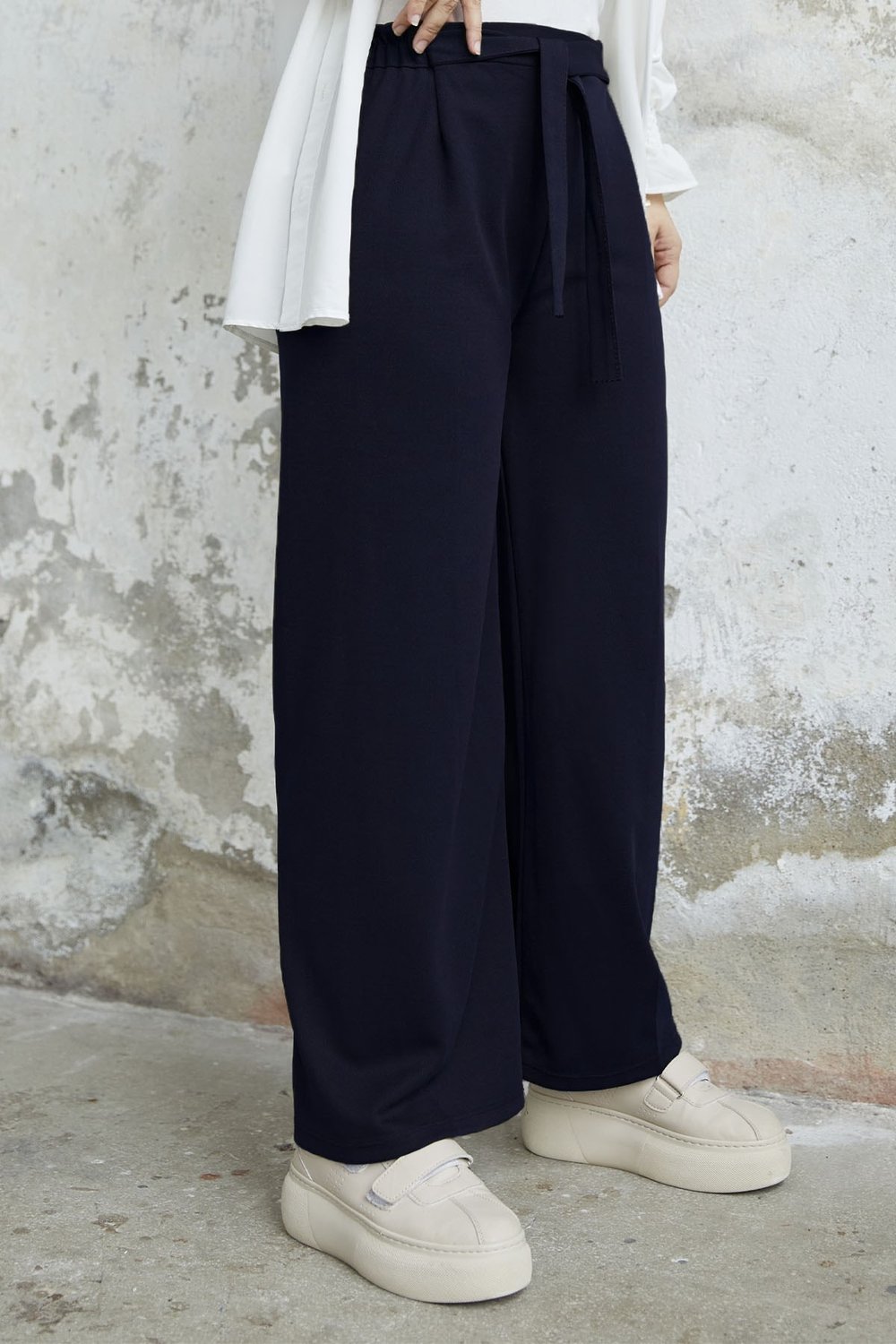 Belted Wide-Leg Scuba Pants - Navy Blue