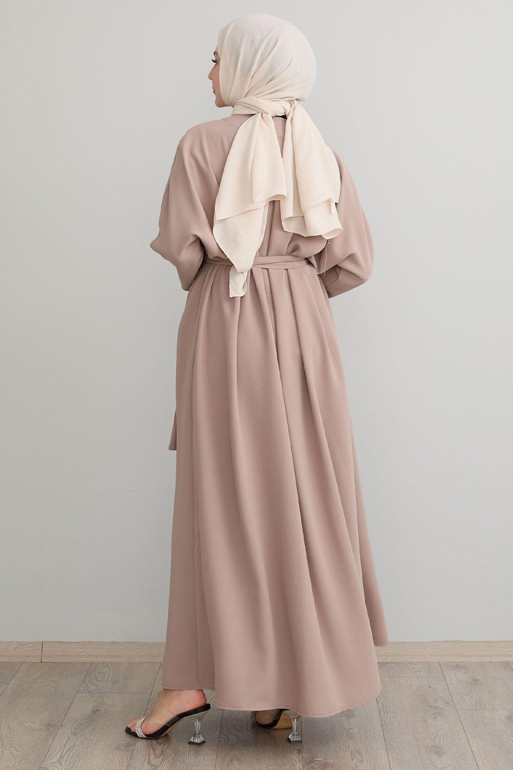 Boydan Pileli Detay Uzun Bej Abaya