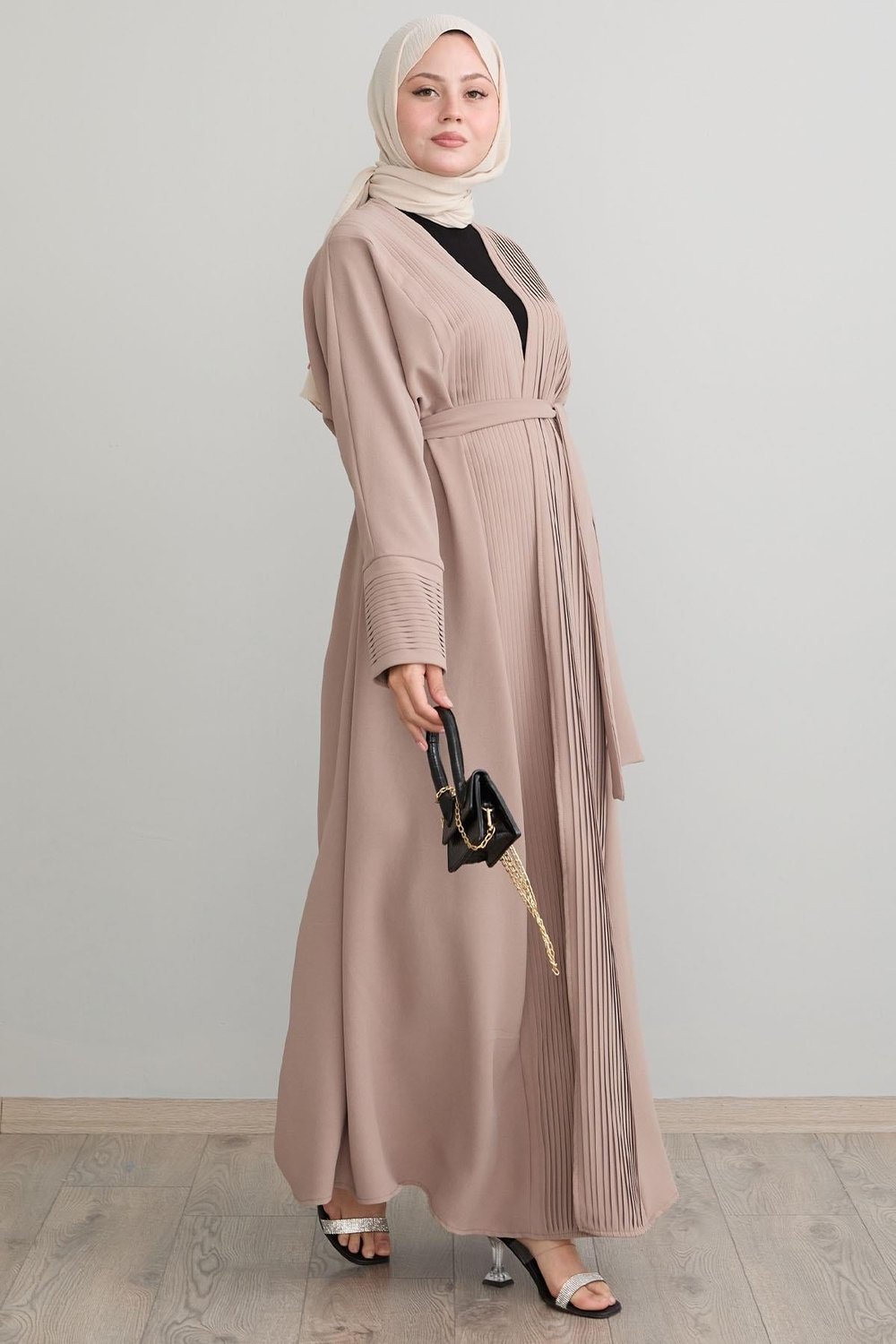 Boydan Pileli Detay Uzun Bej Abaya