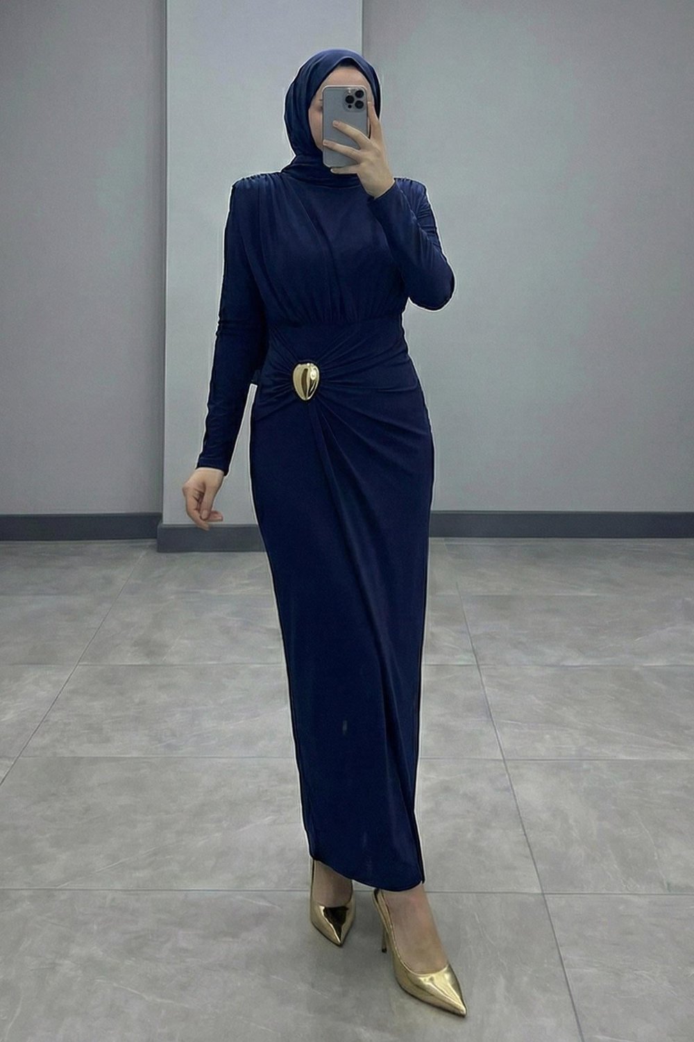 Broş Detay Büzgülü Lacivert Sandy Elbise
