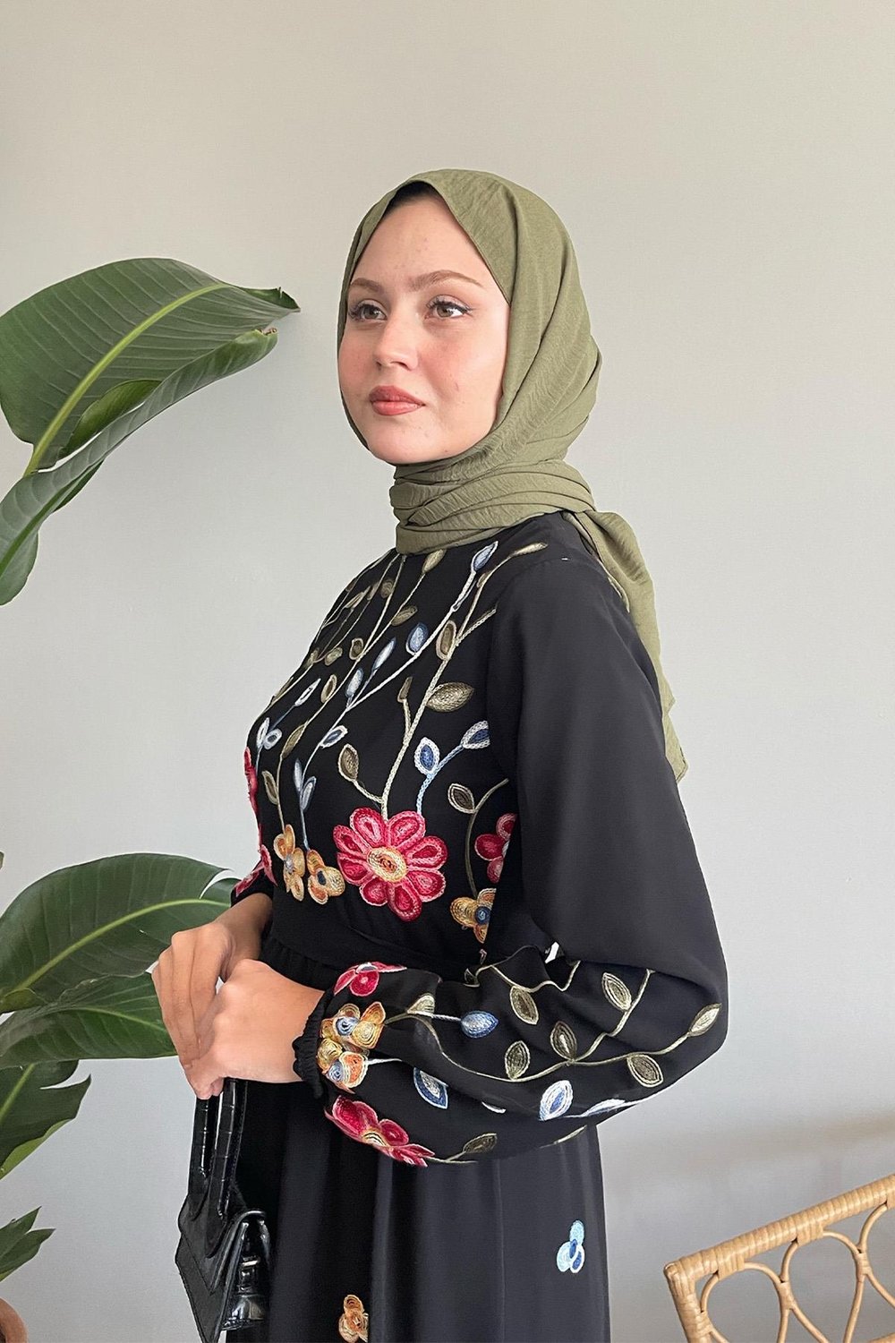 Çiçekleri Papatya Siyah Şifon Elbise