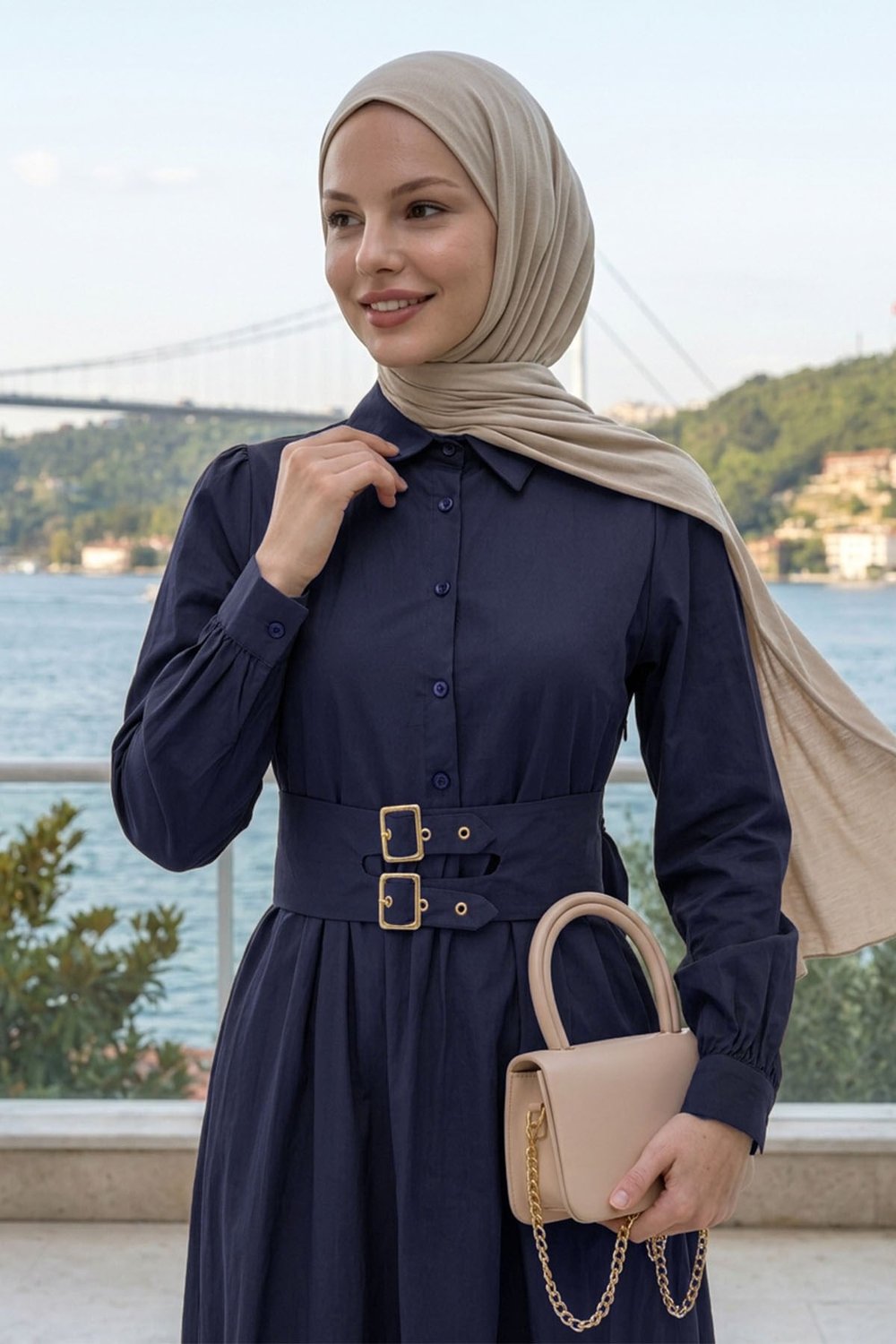 Çift Toka Kemerli Lacivert Elbise