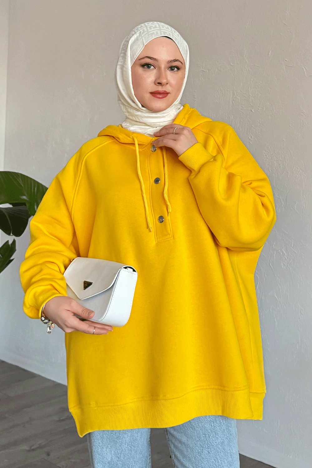 Çıtçıt Yaka Kapüşonlu Sarı Sweat