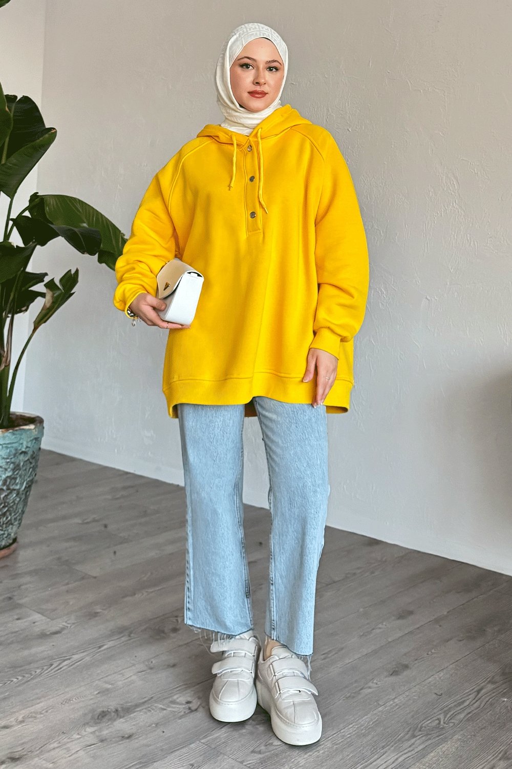 Çıtçıt Yaka Kapüşonlu Sarı Sweat