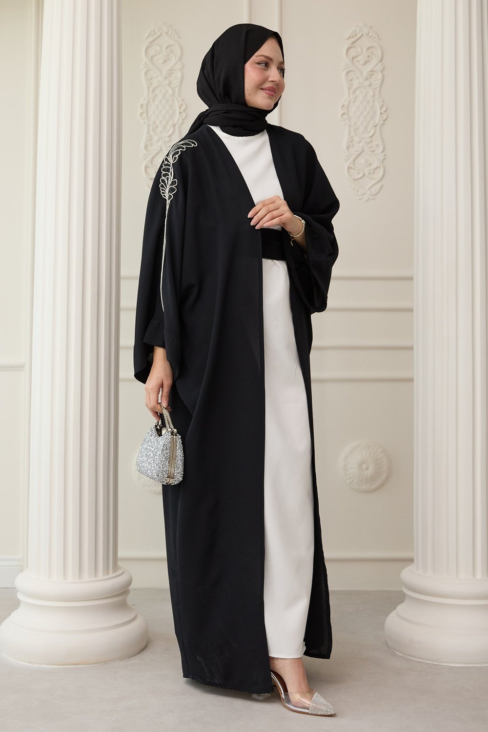 Dökümlü Taşlı Elbiseli Siyah Abaya