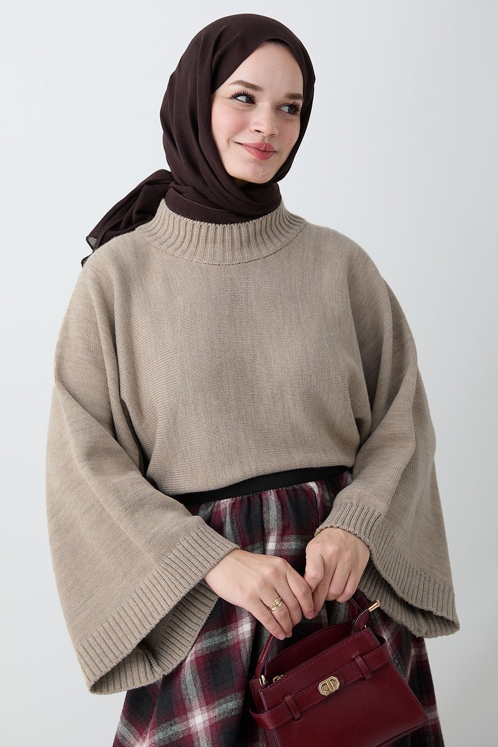 Geniş Kol Kısa Bej Crop Triko Kazak