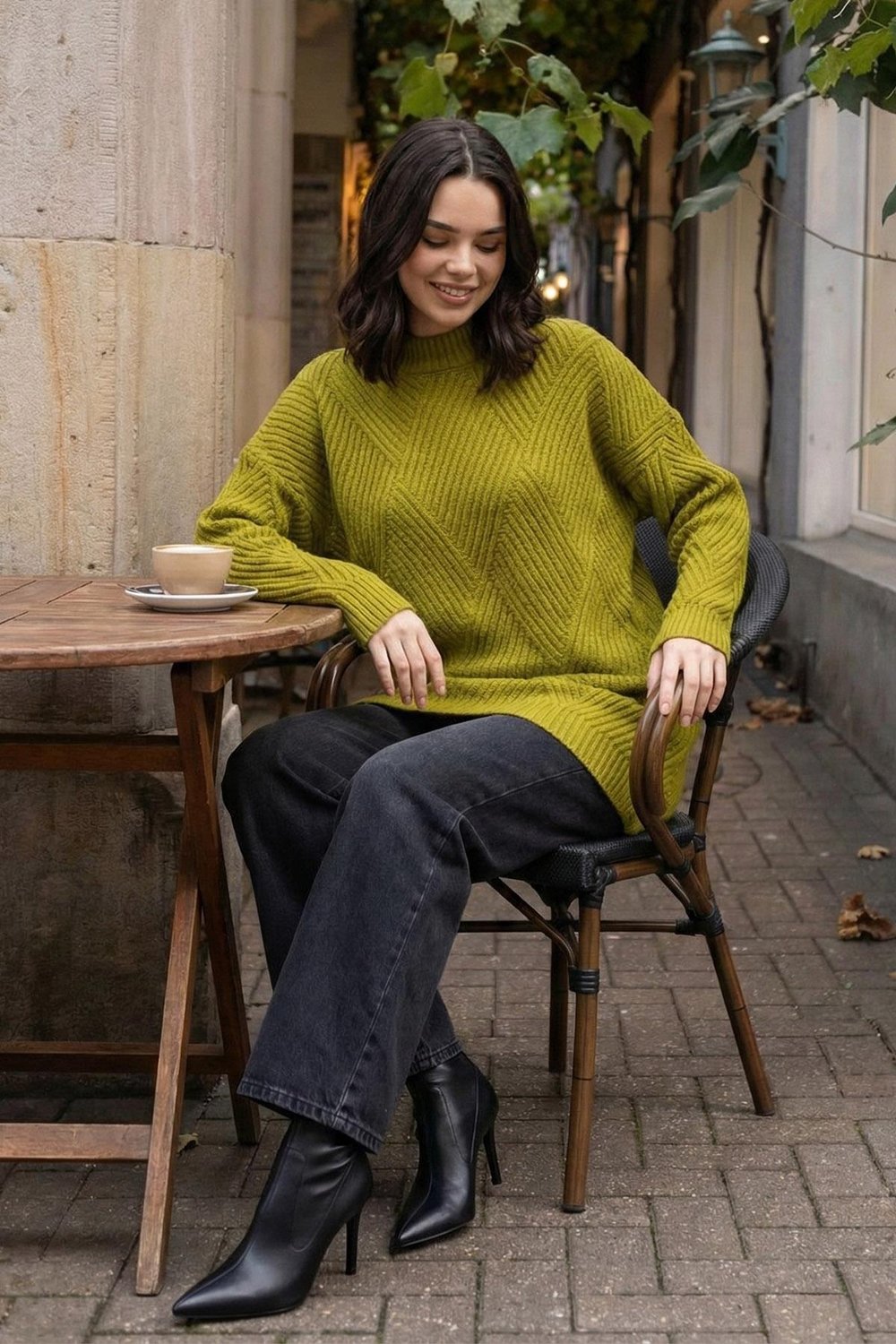 Kabartma Çizgili Desen Yağ Yeşili Triko Tunik
