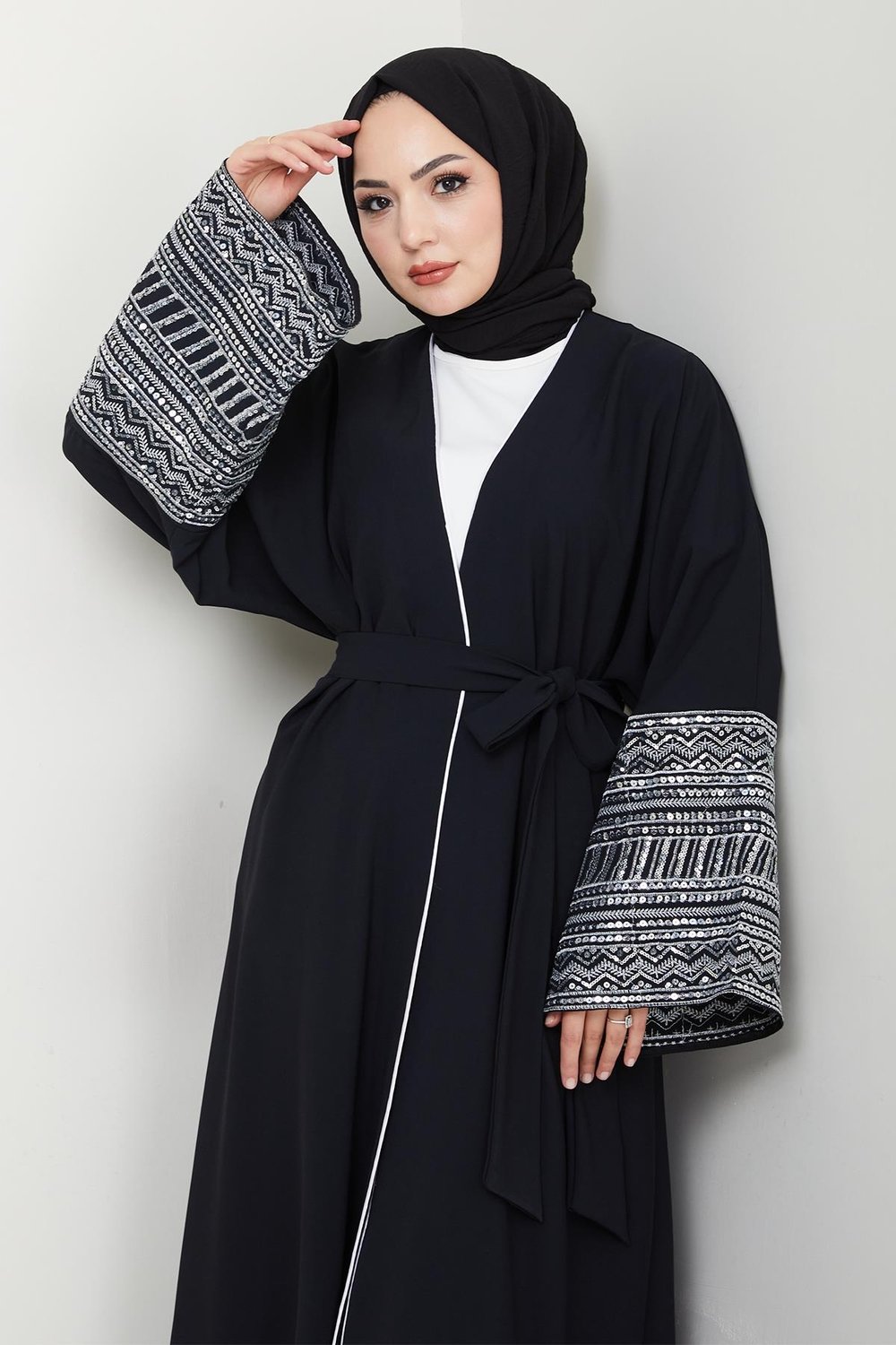 Kolları Pul Payetli Siyah Abaya