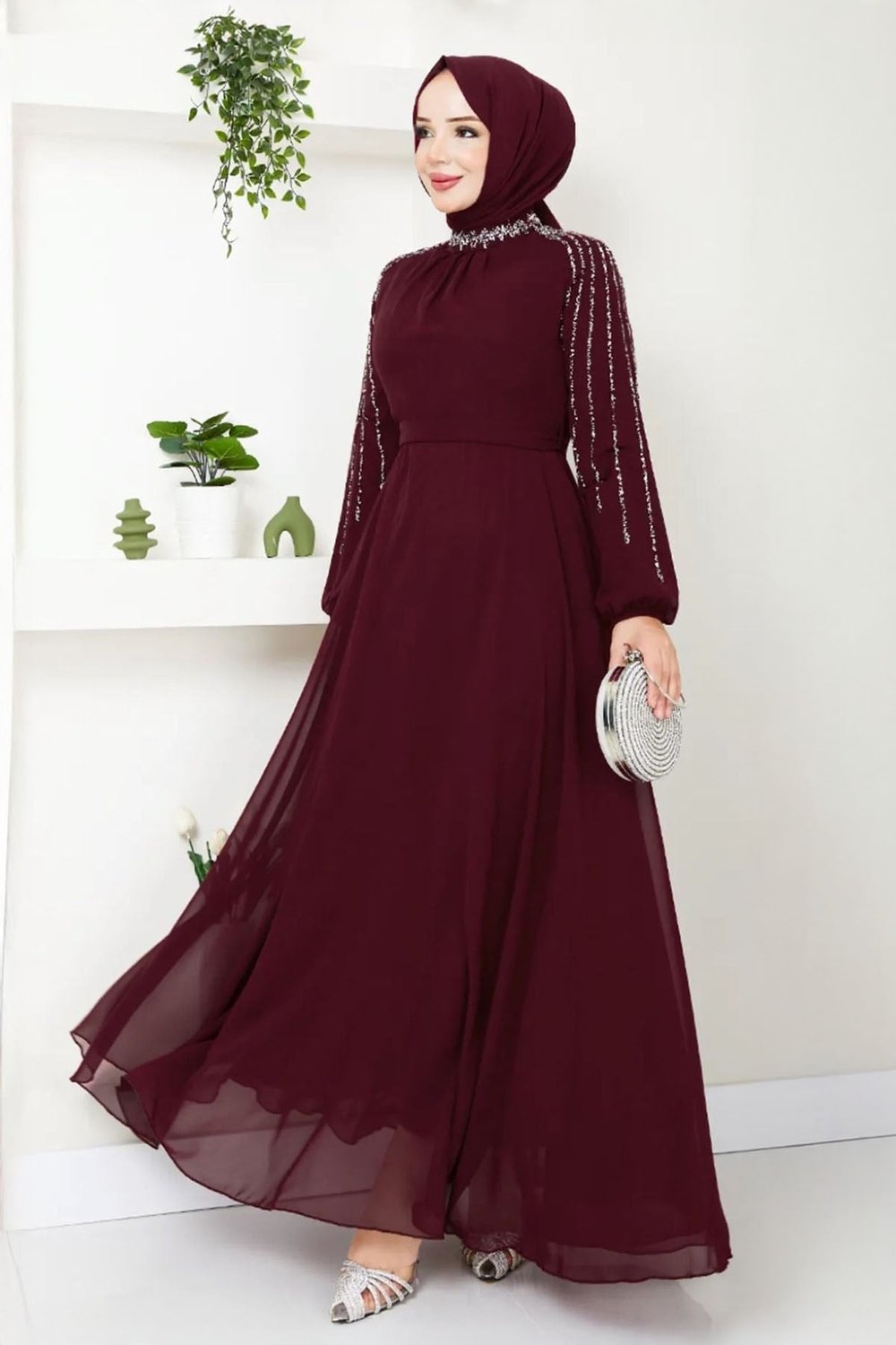 Kolları Taşlı Pullu Koyu Kırmızı Şifon Abiye