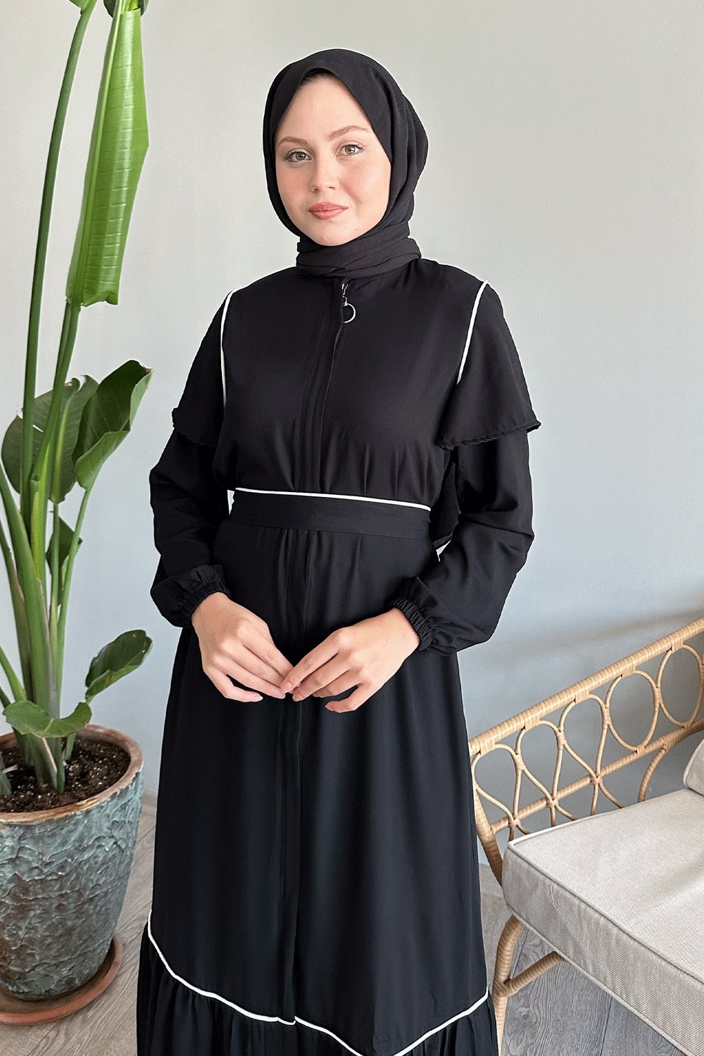 Kolu Kat Detay Biyeli Siyah Ferace