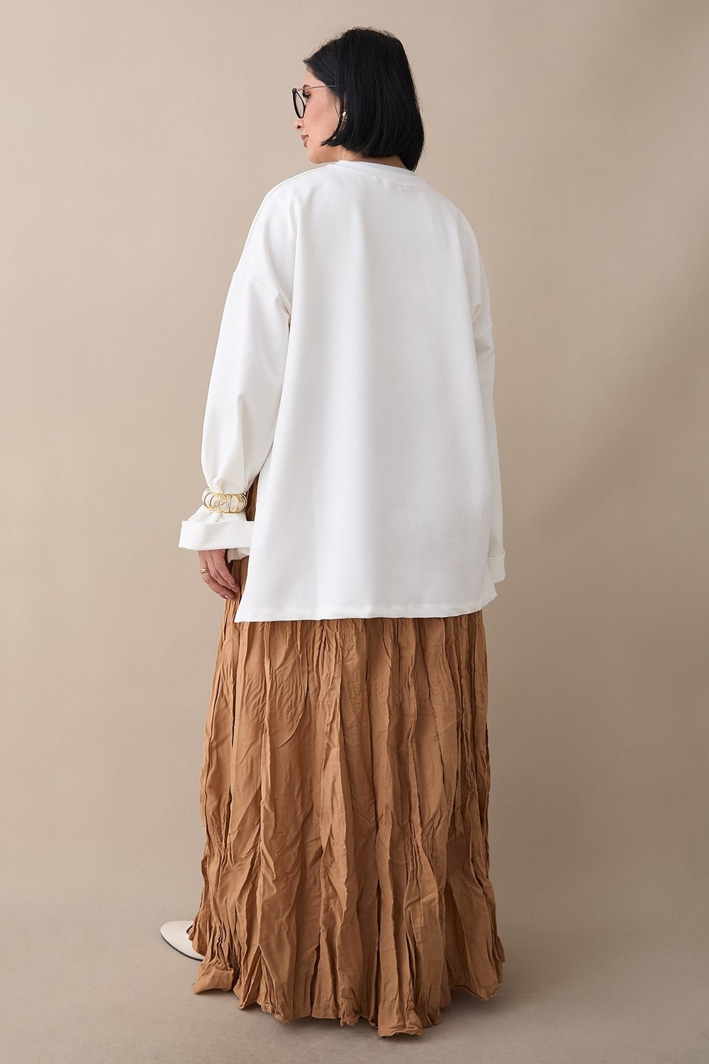Kolu Katlamalı Oversize Beyaz Sweat