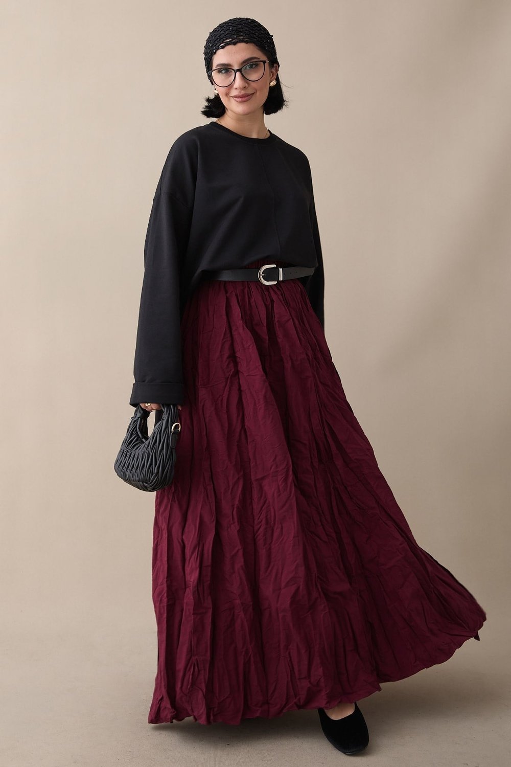 Kolu Katlamalı Oversize Siyah Sweat