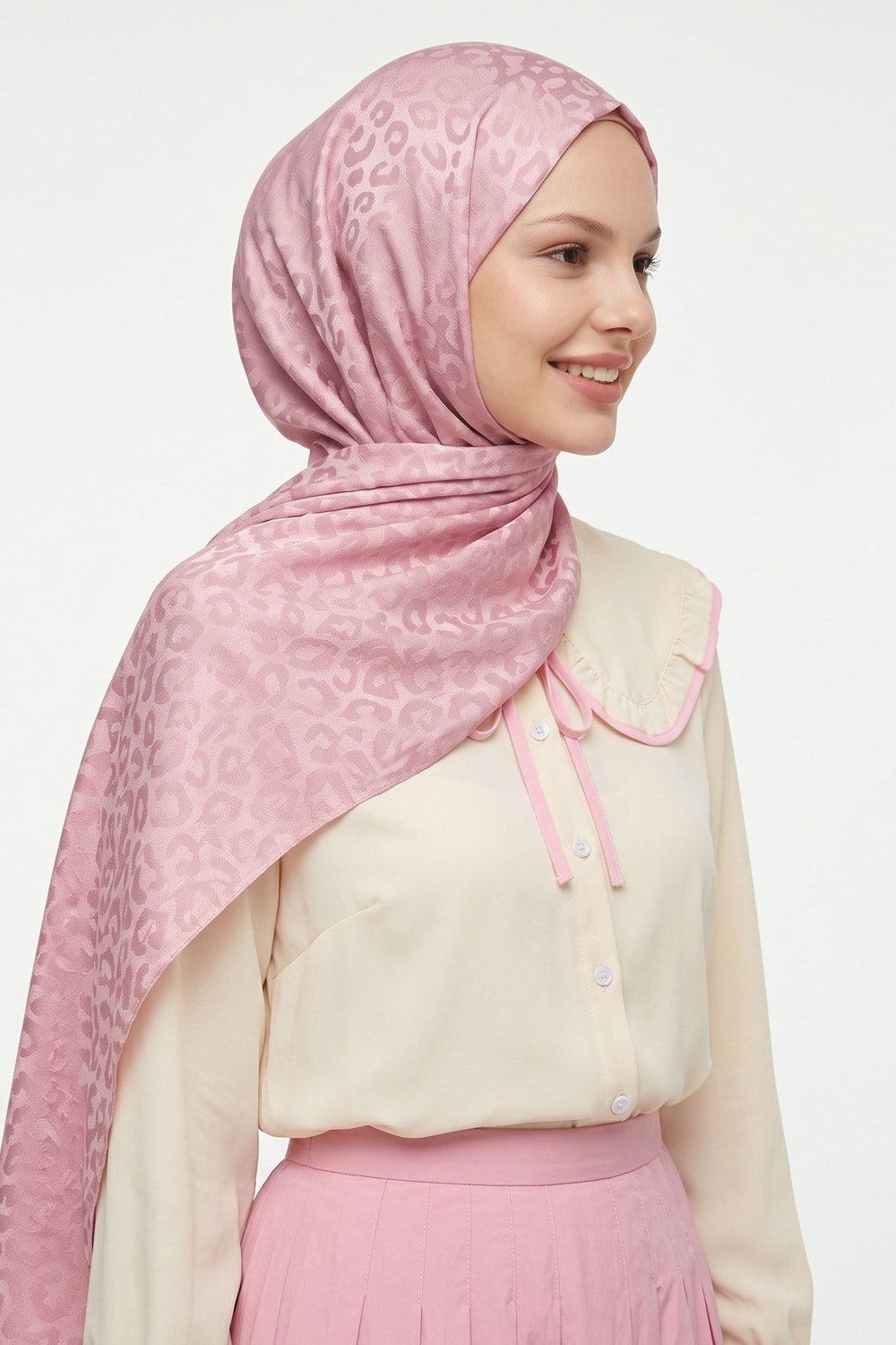 Leopar Desen Pembe Jakarlı Pamuk Şal