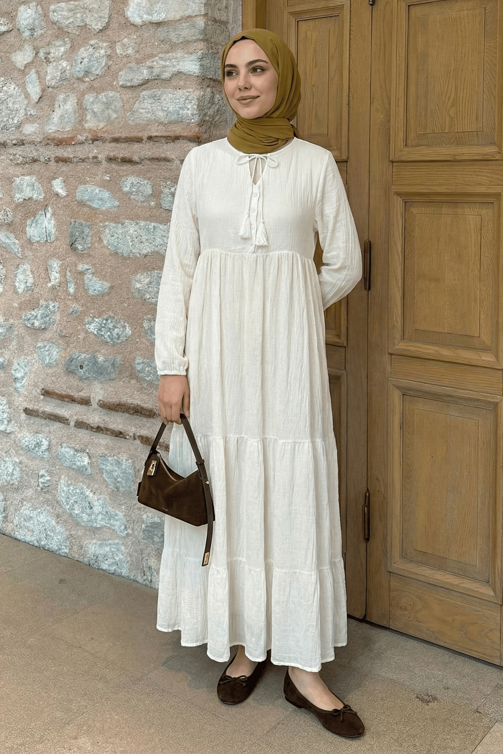 Lina Püsküllü Beyaz Elbise