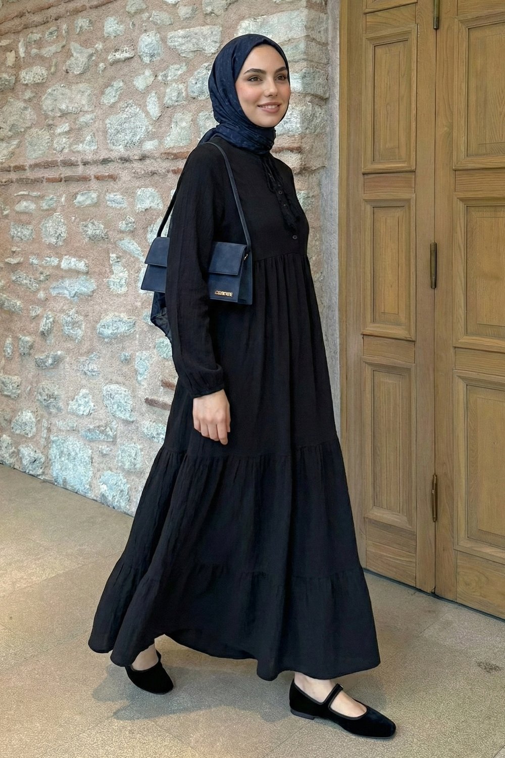 Lina Püsküllü Siyah Elbise