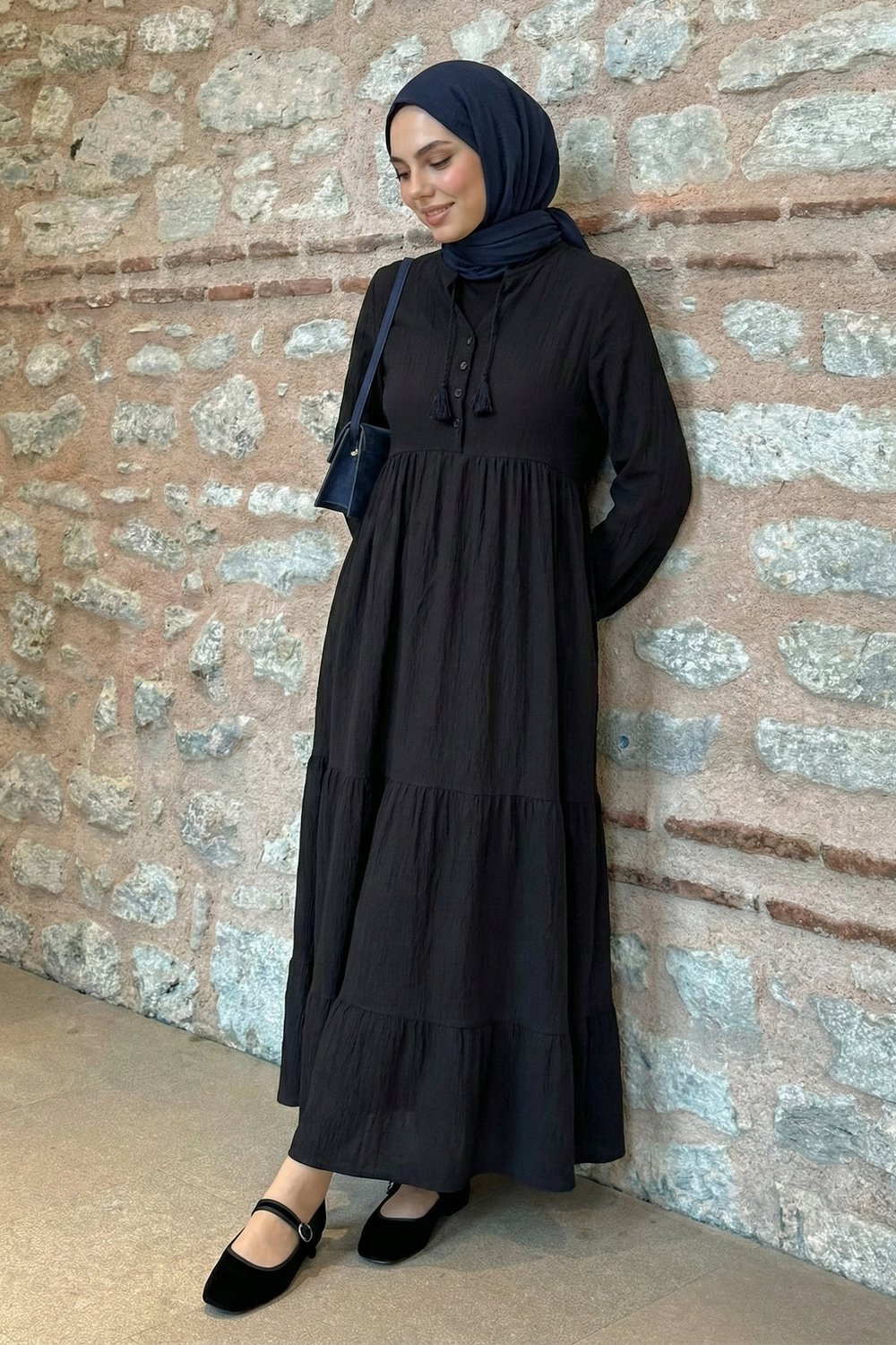 Lina Püsküllü Siyah Elbise