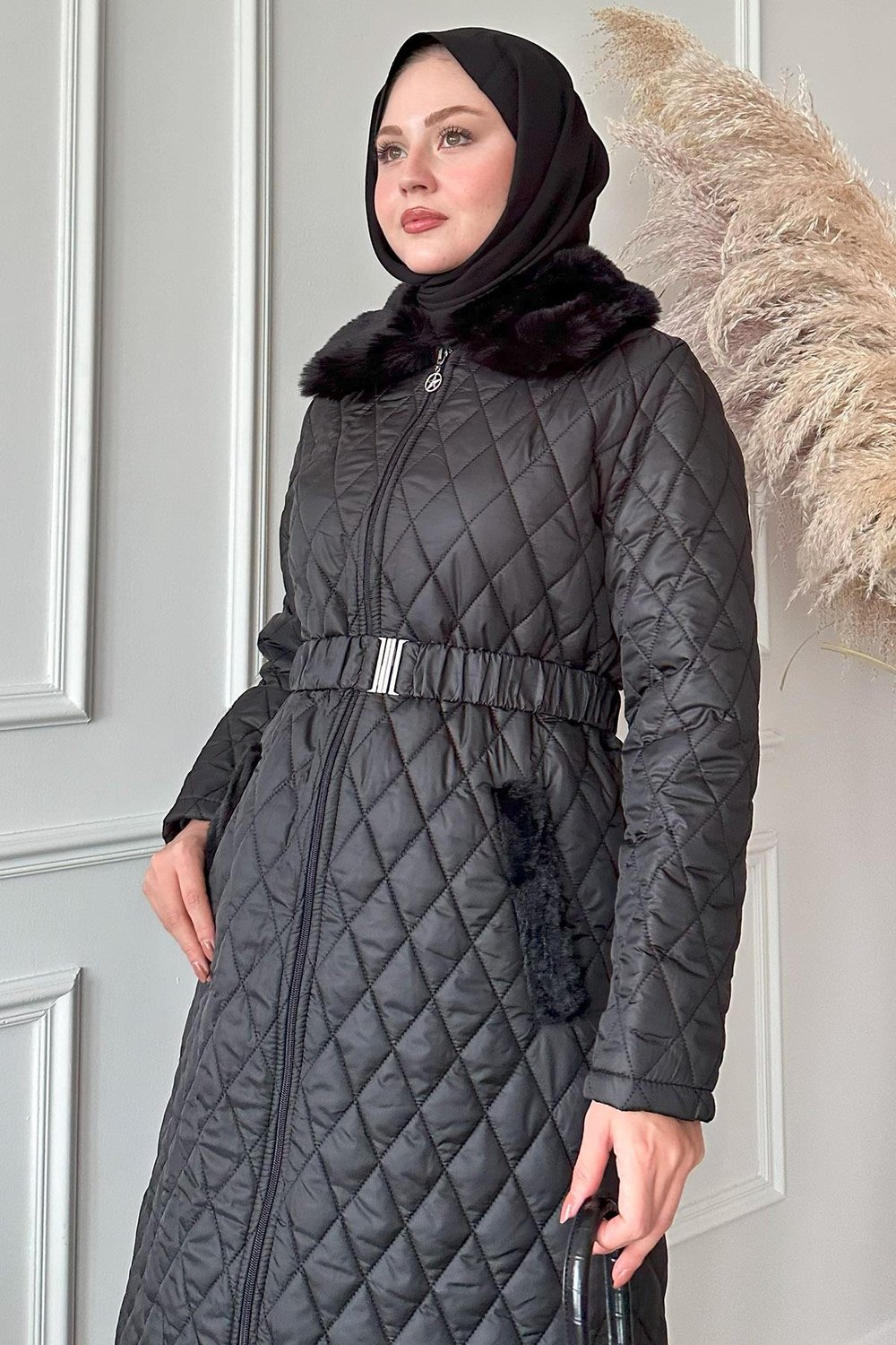 Peluş Yaka Uzun Kapitone Siyah Mont