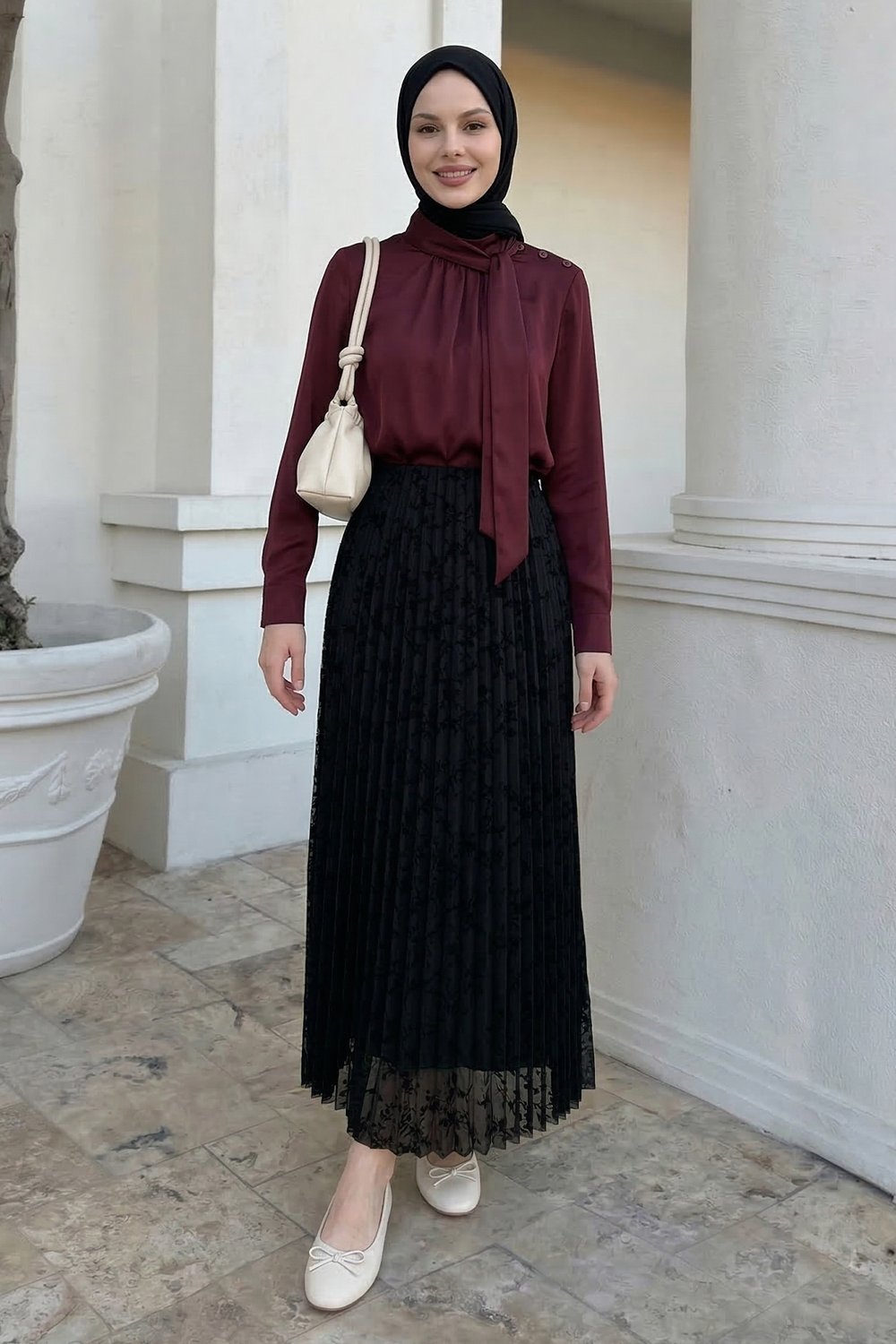 Piliseli Çiçekli Siyah Flok Etek