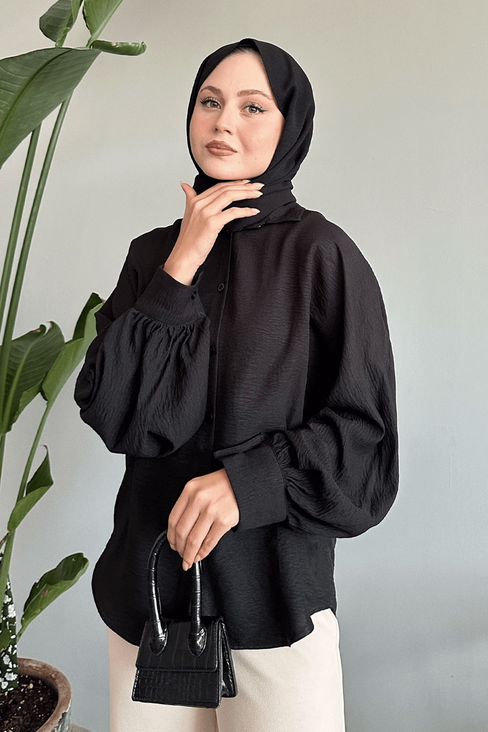 Salaş Basic Siyah Gömlek