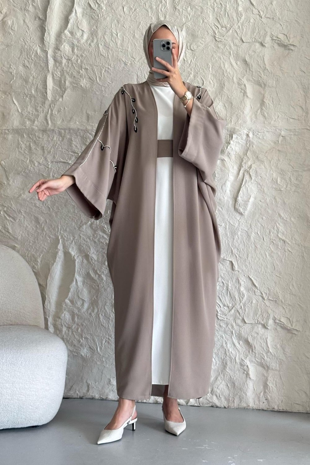Sarmaşık Desen Taşlı Elbiseli Abaya Bej