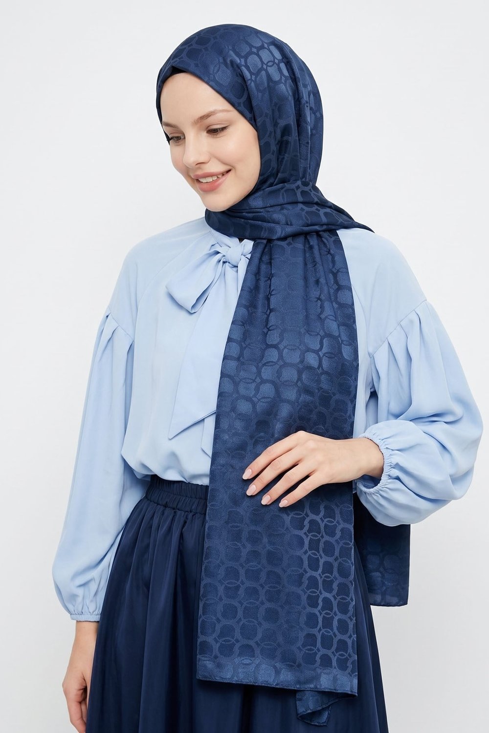 Soft Oval Desenli Lacivert Jakar Şal