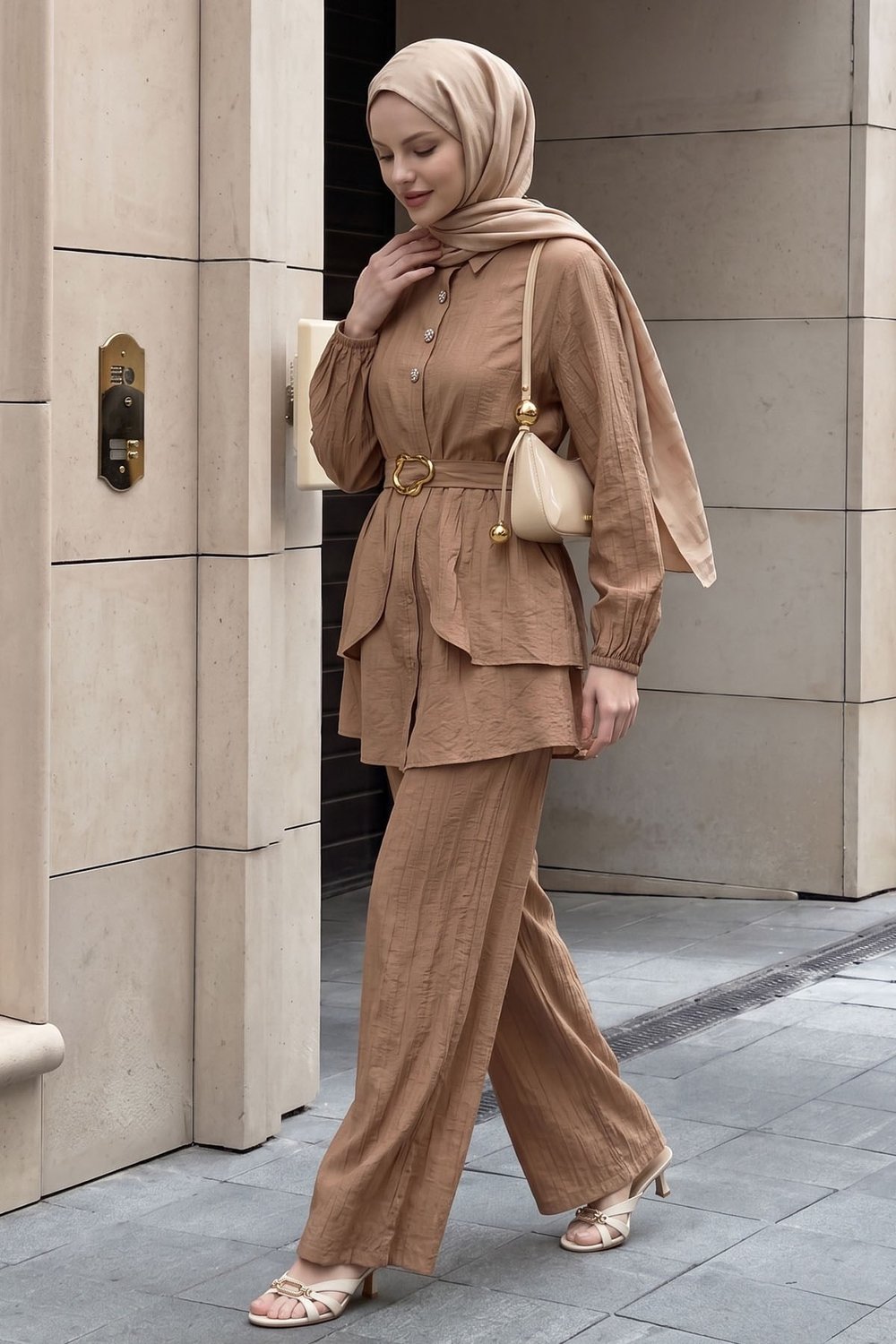 Taşlı Düğmeli Camel İkili Takım