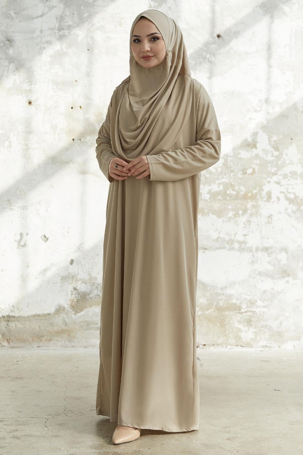 Tek Parça Bej Namaz Elbisesi