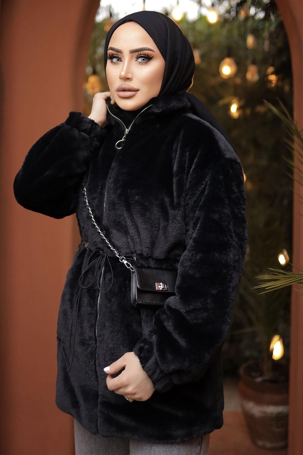 Tünel Bağcıklı İçi Astarlı Peluş Mont - Siyah