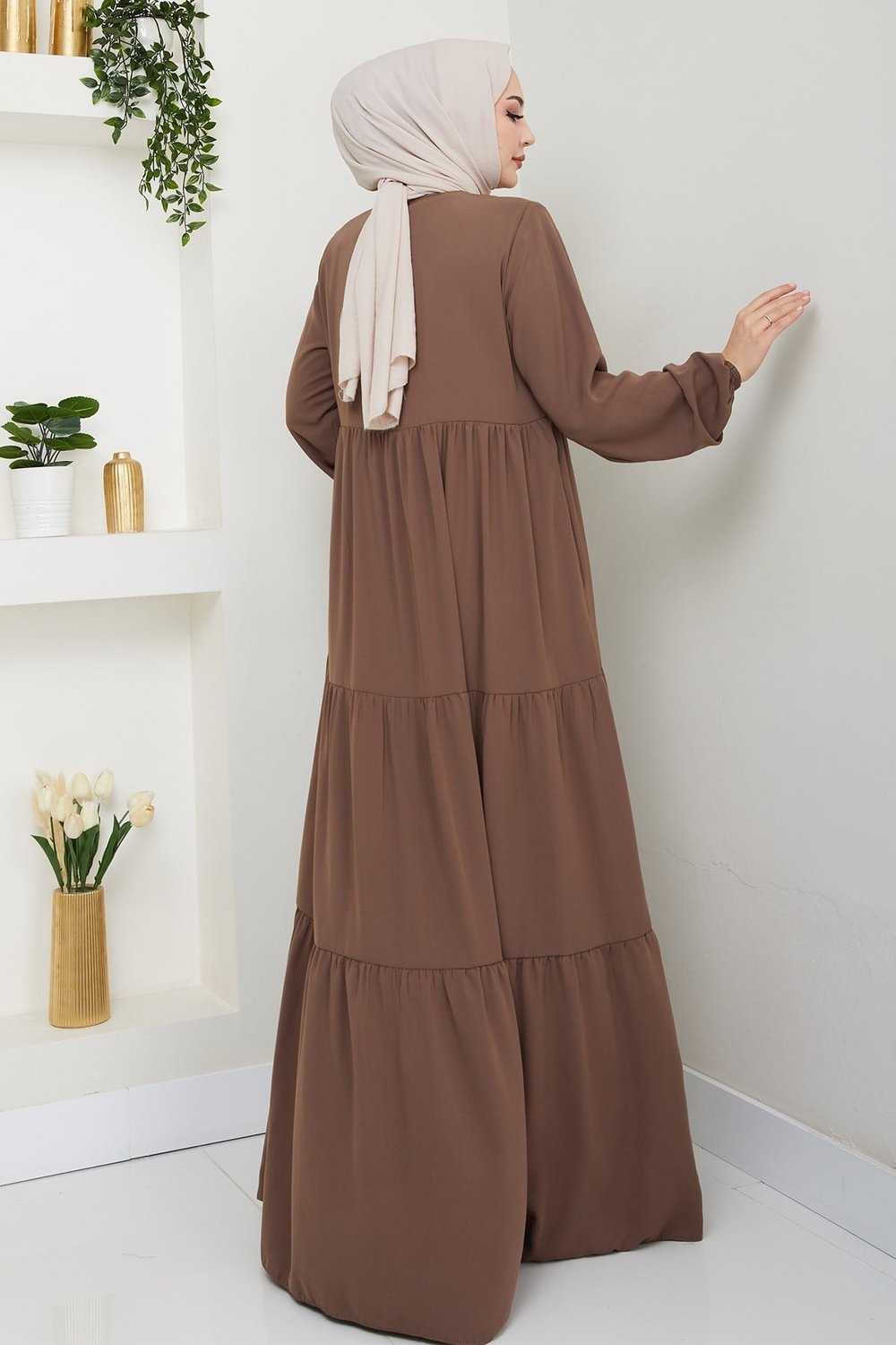 Üç Büzgülü Kahverengi Ferace