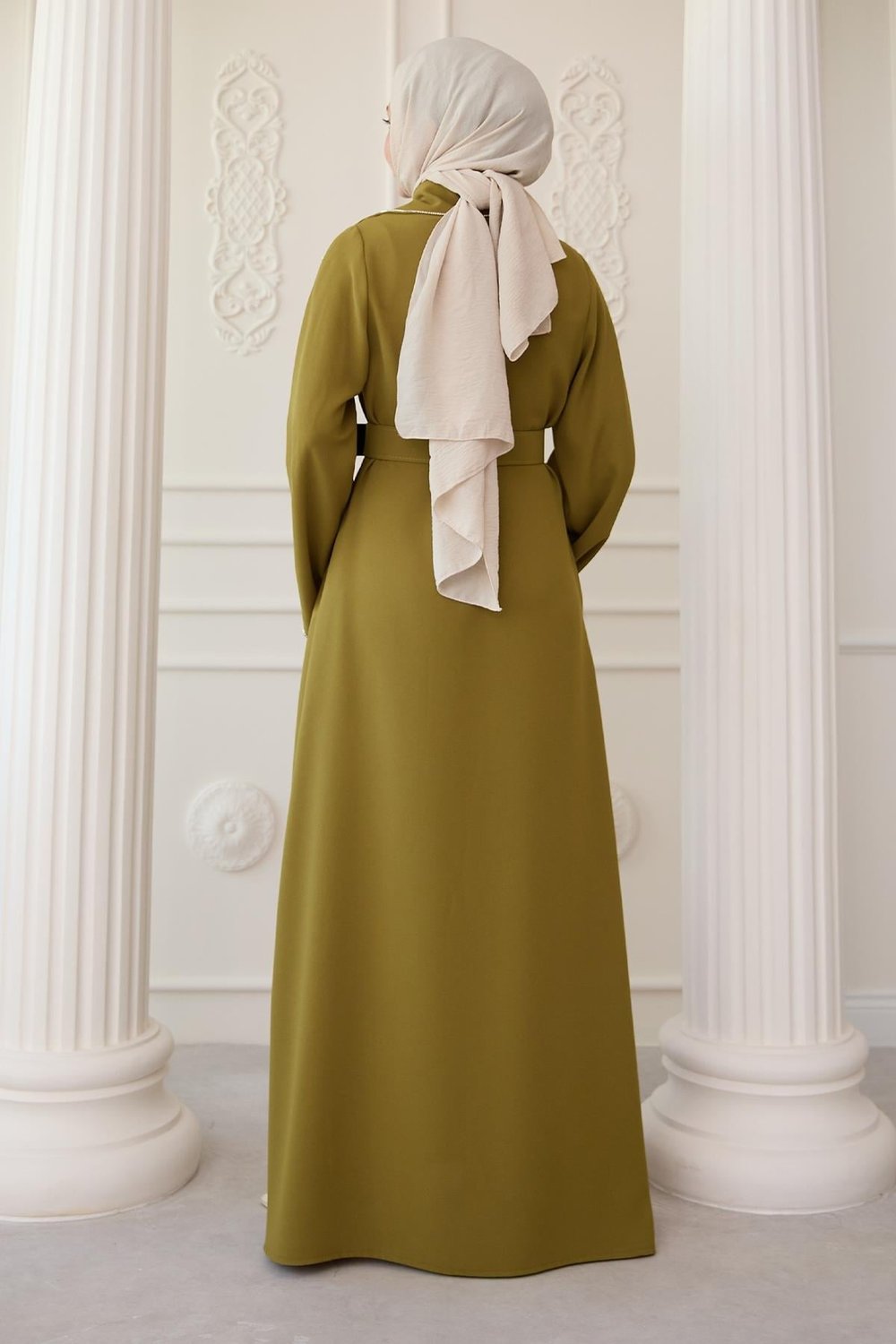 Üçgen Yaka Taşlı Yağ Yeşili Abaya